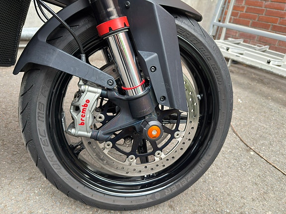 KTM 1290 Super Duke R 13 of 29