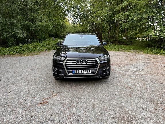Audi Q7 11 of 24