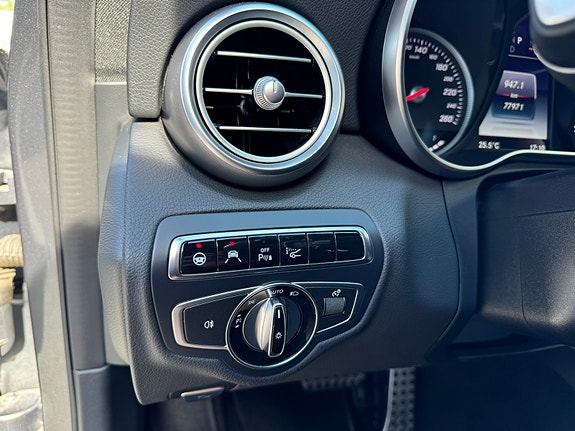 Mercedes-Benz C350 28 of 30