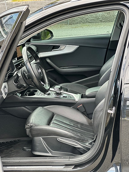 Audi A4 13 of 25