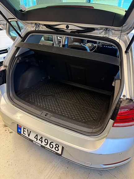 Volkswagen e-Golf VII 9 of 19