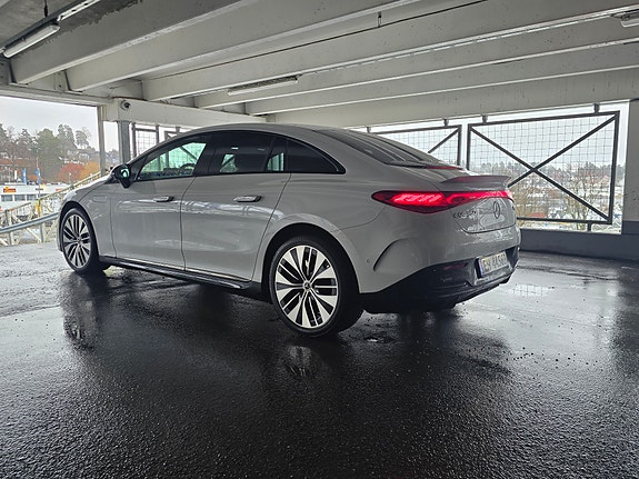 Mercedes-Benz EQE350 5 of 15