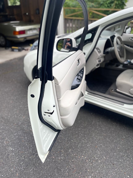 Nissan Leaf 7 of 14