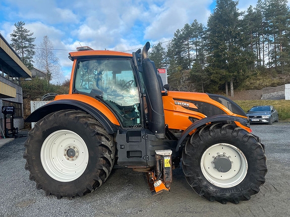 Valtra T254V m/FMG Underliggende skjær 2018, kr 879 000,-