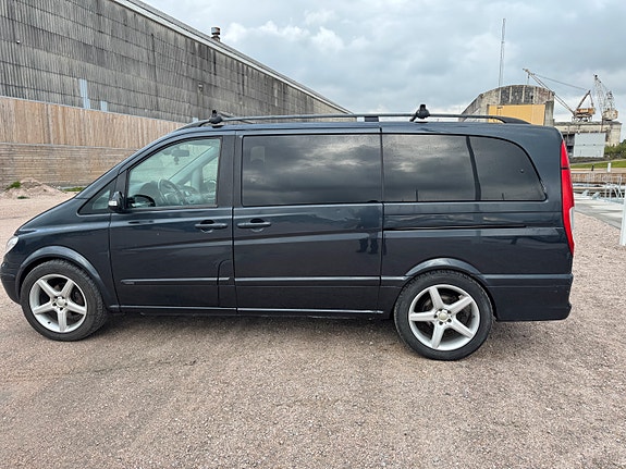 Mercedes-Benz Viano 21 of 30