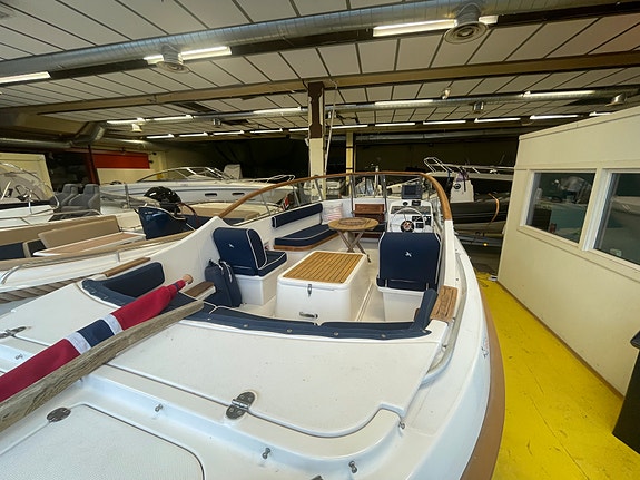 Marex 210 Duckie 3 of 5