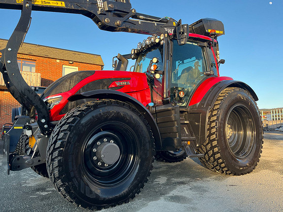 Valtra T235D RED EDITION KESLA 326T KRAN ALT UTSTYR 2021, kr 2 250 000,-