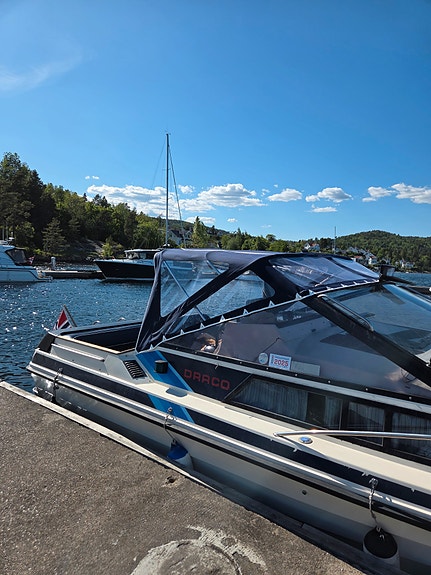 Draco 2400 Styling – Pen og oppgradert båt til leie! 2 of 5
