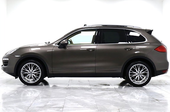 Porsche Cayenne 4 of 22