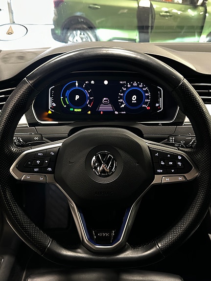 Volkswagen Passat 10 of 28