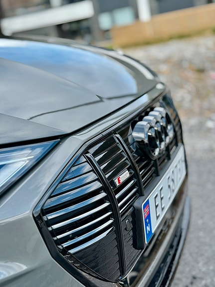 Audi e-tron 10 of 30