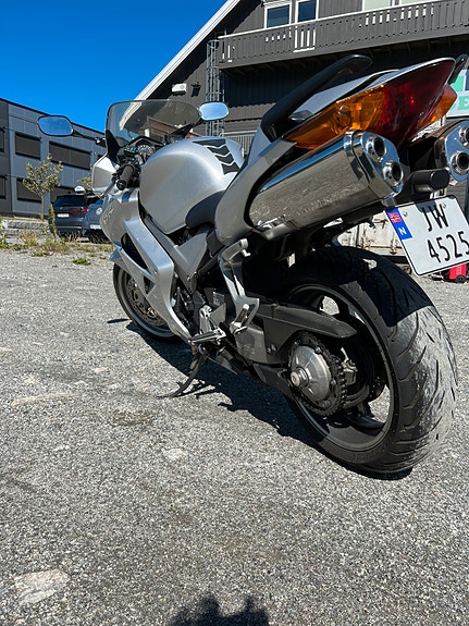 Honda VFR800 3 of 8