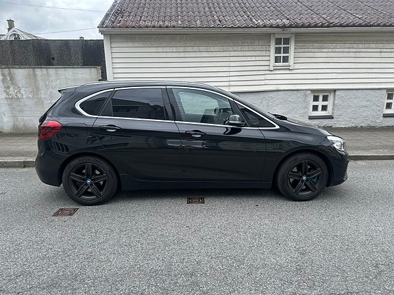 BMW 225xe 16 of 21