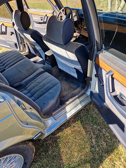 BMW 745iA 8 of 14