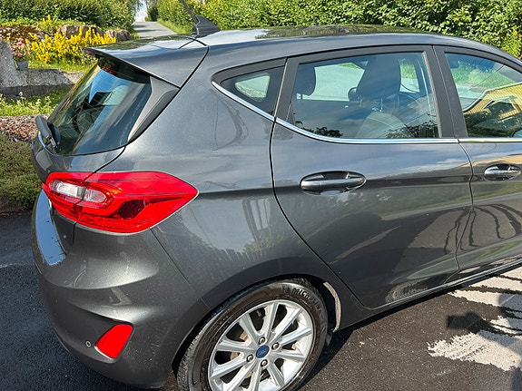 Ford Fiesta 21 of 22