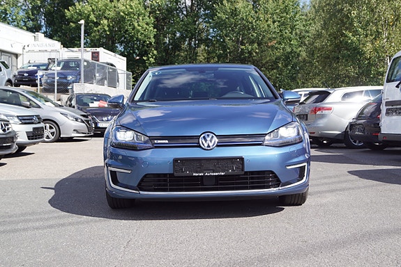 Volkswagen e-Golf VII 2 of 30