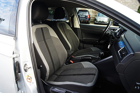 Volkswagen Polo 10 of 18