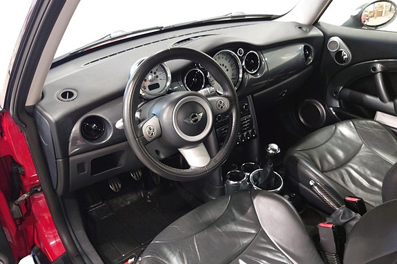 MINI Cooper S 11 of 14