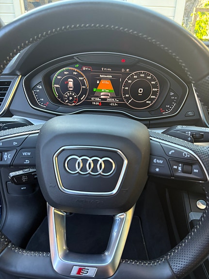 Audi Q5 8 of 17
