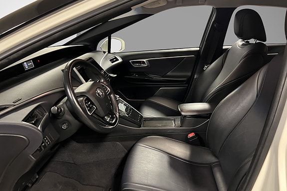 Toyota Mirai 8 of 13