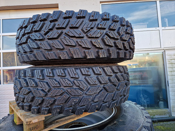 Andre / ikke oppgitt Nokia Hakkapelita TRI 540/80R38 og 400/80R28, kr 85 000,-