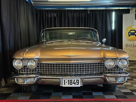 Cadillac Deville 4 of 5