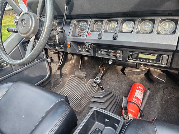 Jeep Wrangler 13 of 16