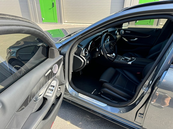 Mercedes-Benz C350 21 of 30