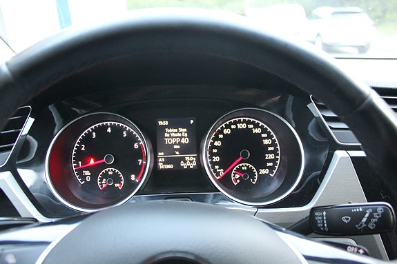 Volkswagen Touran 21 of 29