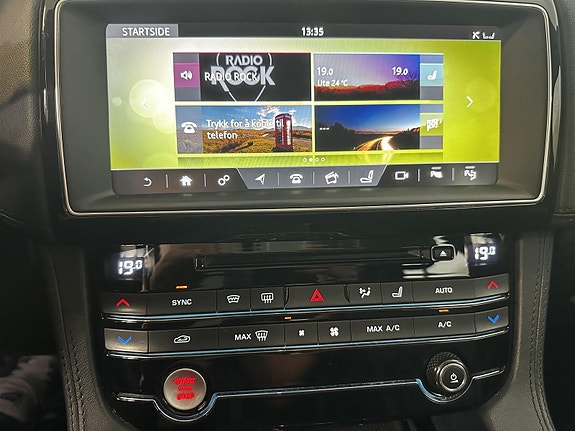 Jaguar F-PACE 20 of 28