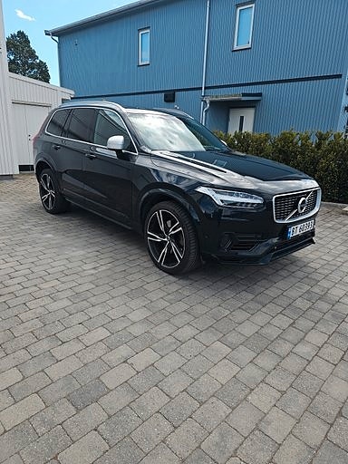 Volvo XC90 2 of 21