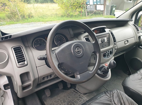 Opel Vivaro 5 of 5