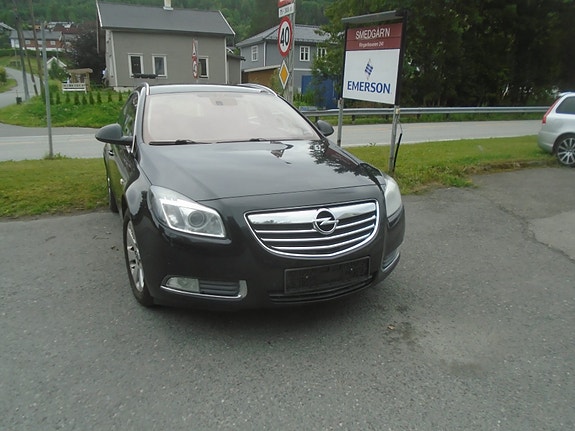 Opel Insignia 2 of 5