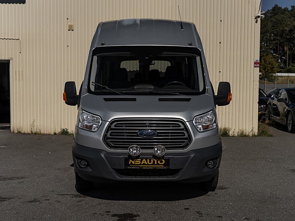 Ford Transit 460L Kombi 4 of 5