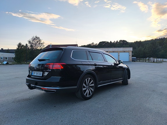 Volkswagen Passat Alltrack 8 of 30