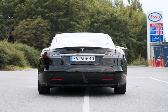 Tesla Model S 9 of 30