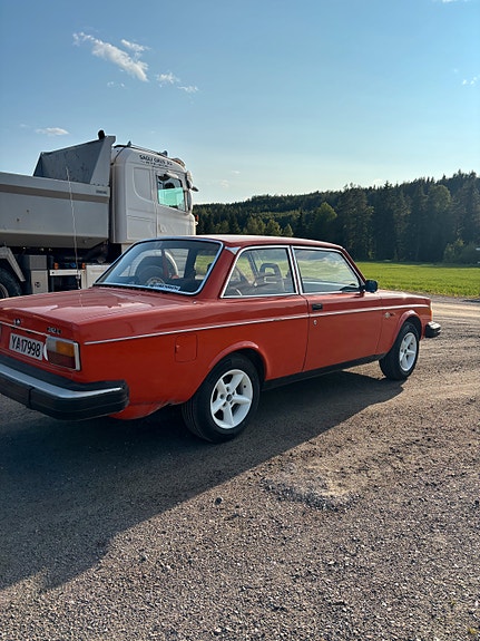Volvo 242 1977 photo 4