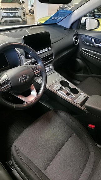 Hyundai Kona 11 of 28