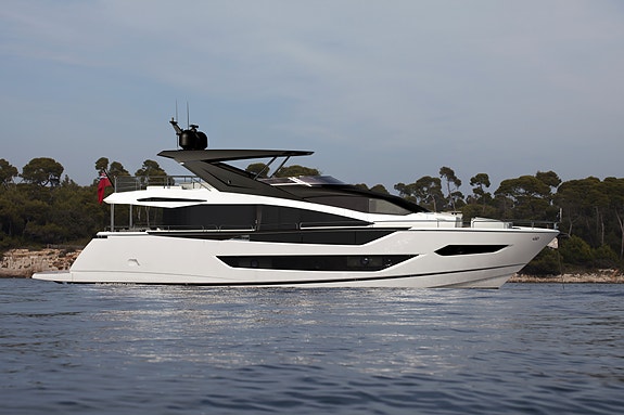 Sunseeker 88 Yacht 2 of 13