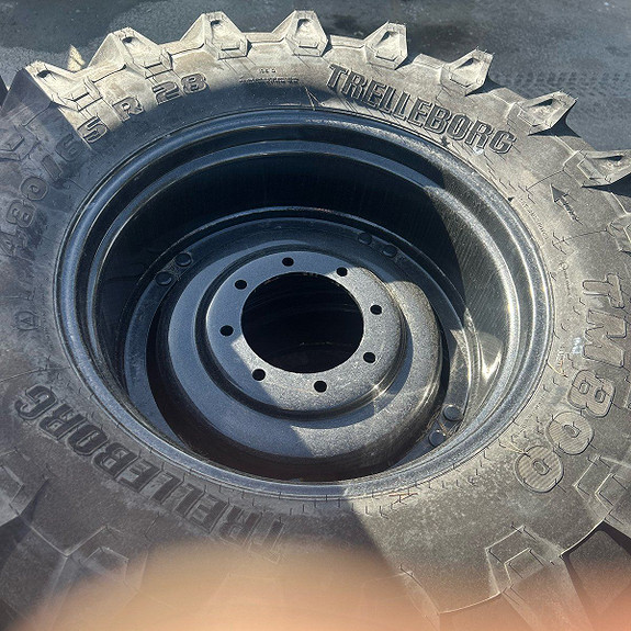 Trelleborg Tm 800 600/65-R 38  og 480/ 65 R38, kr 88 000,-