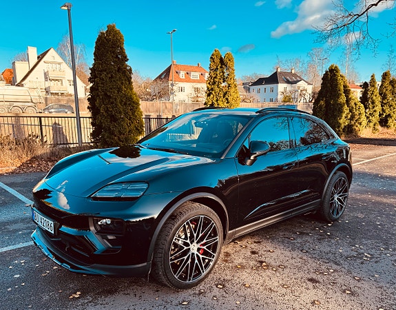 Porsche Macan 23 of 30