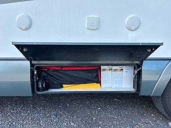 Mobilvetta K-Yacht Tekno Line 85 | lav km | ny reg. reim 24/4-26 | fukt- og gasstestet 7/8-25 | meget velholdt | enkle senger og senkeseng 12 of 30