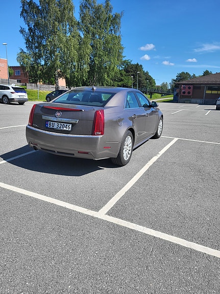 Cadillac CTS 2 of 5