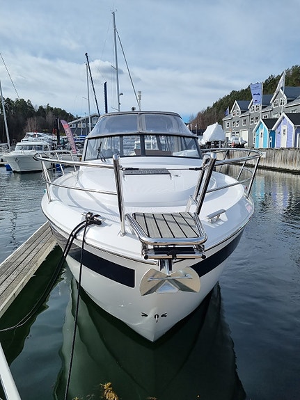 Bavaria S30 - Velholdt, Lite brukt (120 timer), Mye ekstrautstyr, V8 Mercruiser 4 of 5