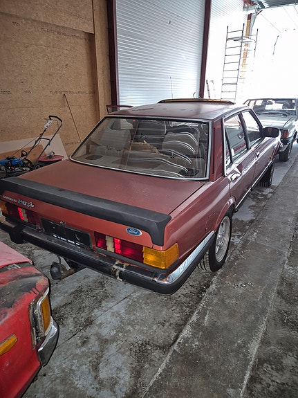 Ford Granada 3 of 5