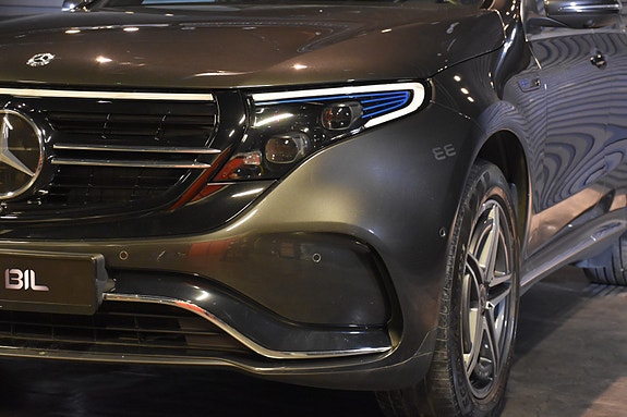 Mercedes-Benz EQC400 4 of 26