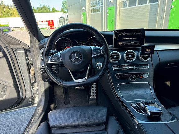 Mercedes-Benz C350 25 of 30
