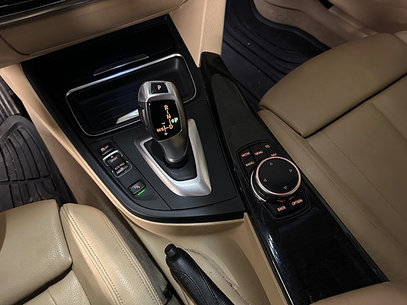 BMW 328i 16 of 30