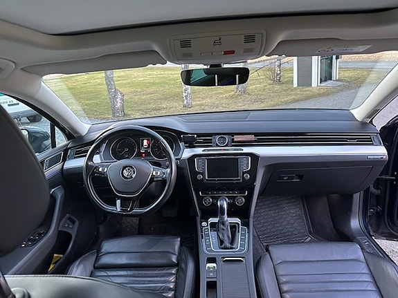 Volkswagen Passat 5 of 16