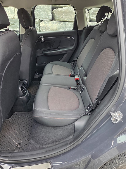 MINI Countryman Cooper SE 17 of 30